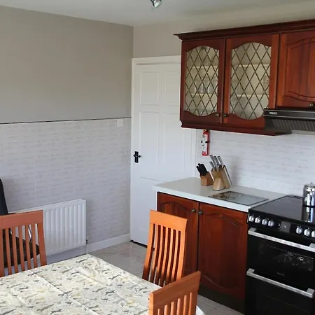 Spacious 4 Bedroom In The Heart Of Galway * Loughrea