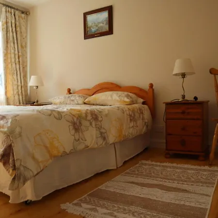 Spacious 4 Bedroom In The Heart Of Galway Сasa de vacaciones Loughrea